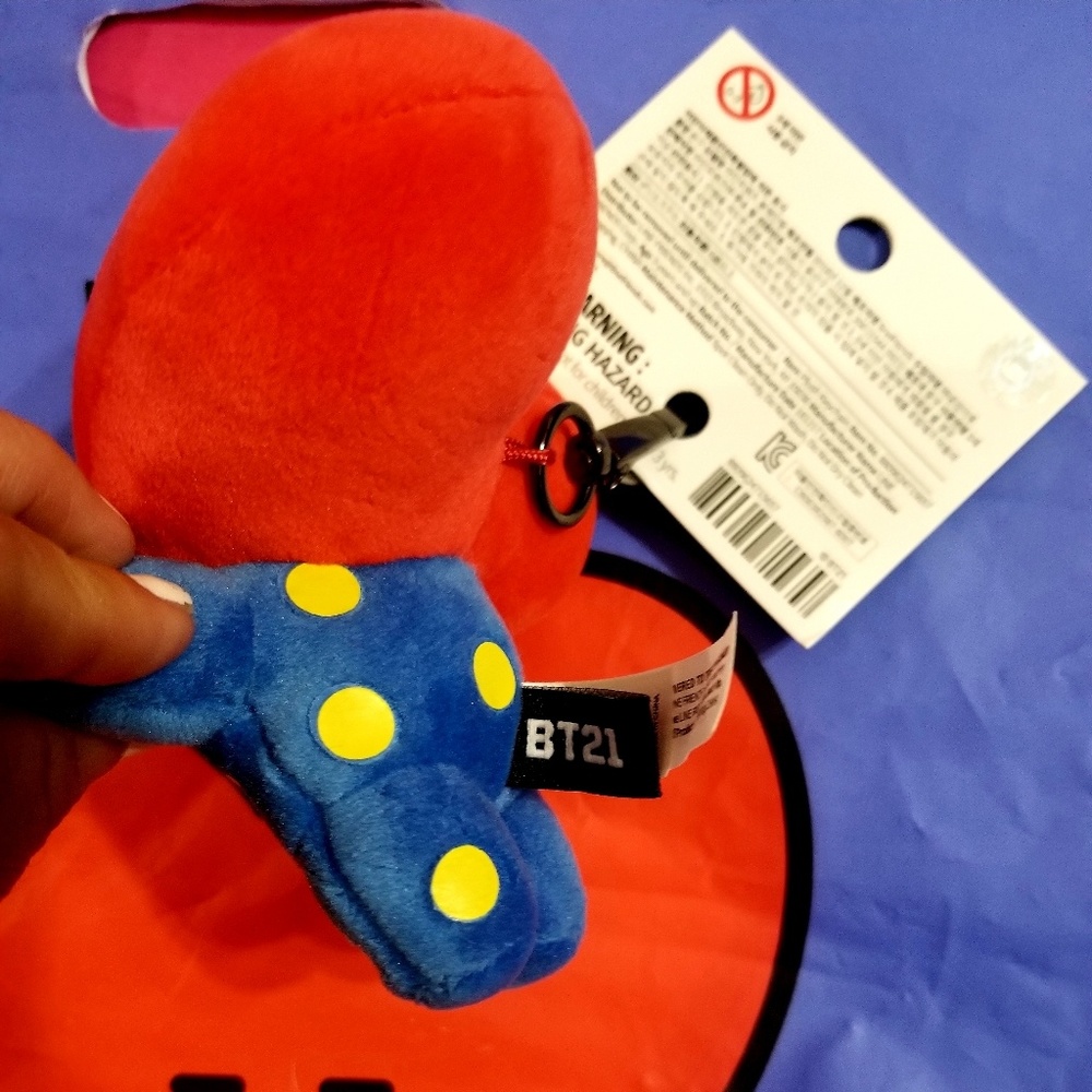 BT21  OFFICIAL Tata's Soft Plush Lying Bag Charm - Picture 2 of 8